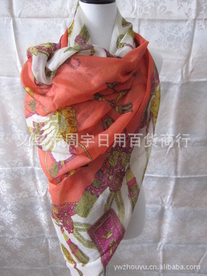 2013新款絲巾批發(fā)與工廠承接 真絲斜紋綢小方巾的市場機(jī)遇